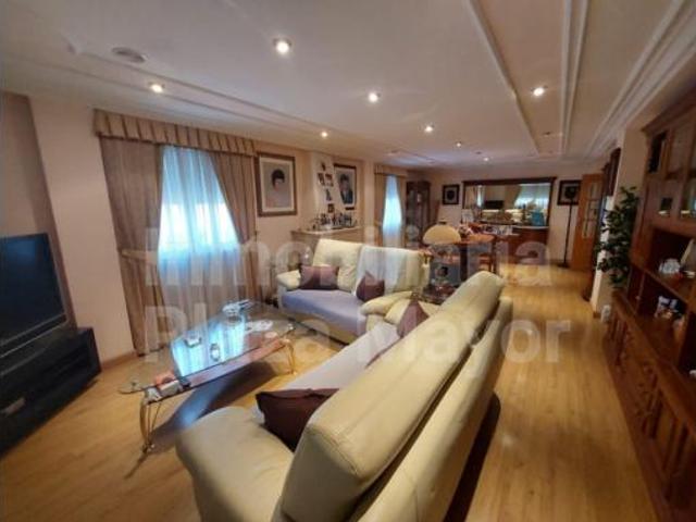 Chalet en venta en Los Almendros, Villamayor