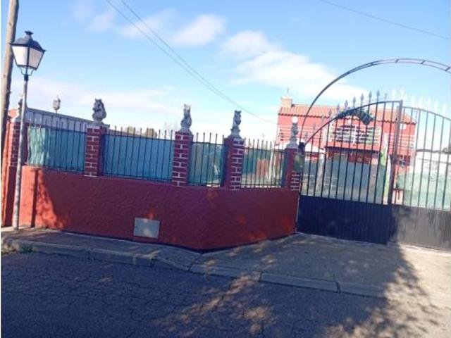 Chalet en venta en Cisneros, Yeles