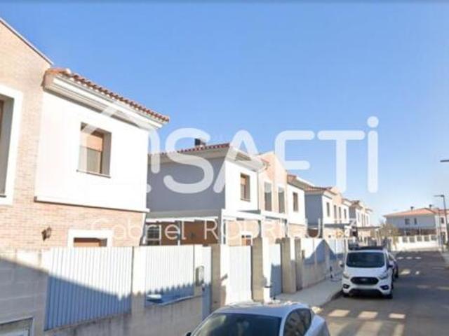 Villa en venta en Badajoz, Los Montitos