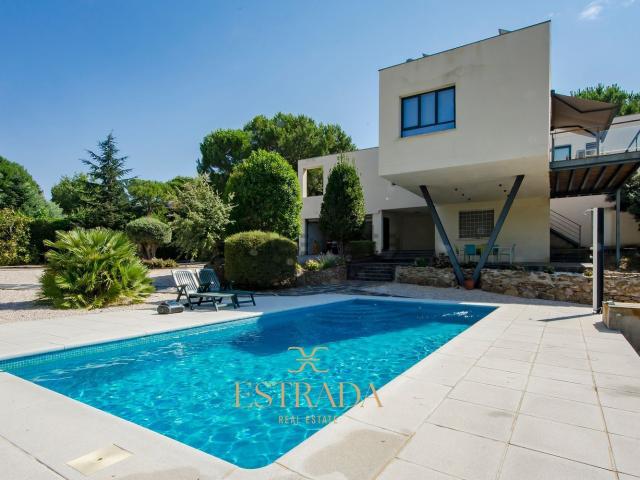 Casa en venta en Puentelasierra, Valdemorillo