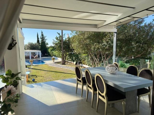 Casa en venta en Albamar, Marbella