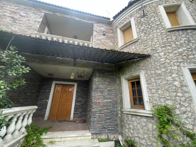 Casa en venta en Valdestillas, Castilla y León