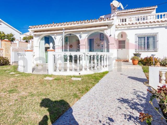 Casa en venta en Benajarafe, La Axarquía