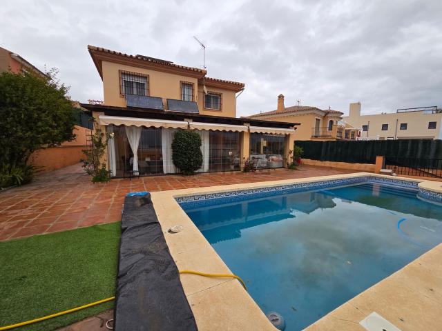 Casa en venta en Benajarafe, La Axarquía