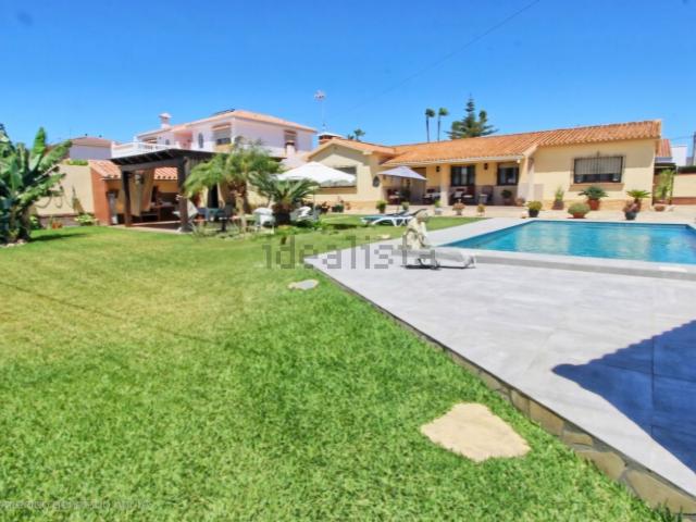 Casa en venta en Benajarafe, La Axarquía