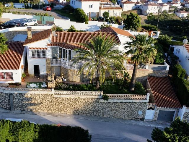 Casa en venta en Benajarafe, La Axarquía