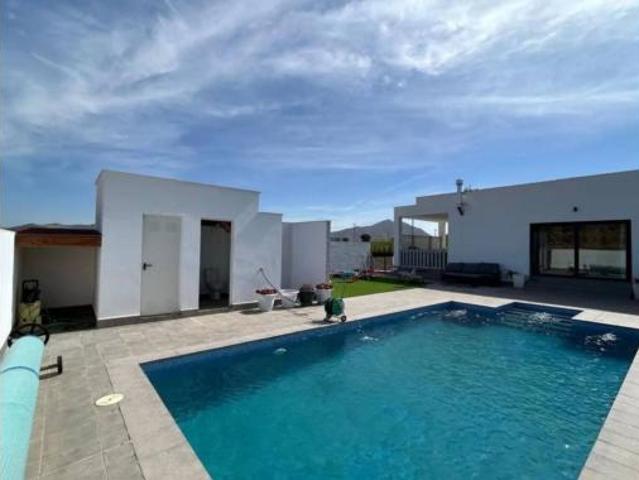 Chalet en venta en Cañada de la Leña, Oriental