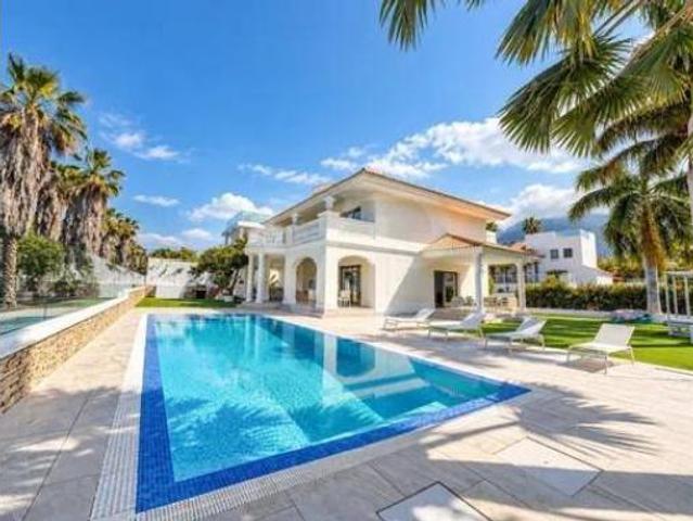 Chalet en venta en La Caleta, Adeje