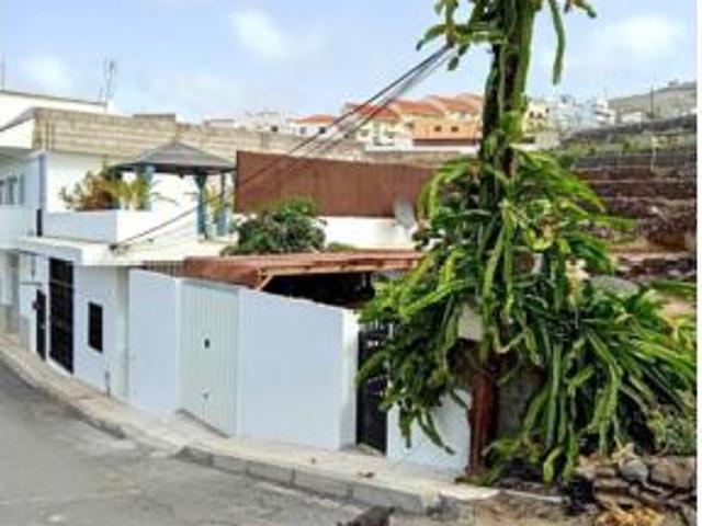 Chalet en venta en Los Menores, Adeje