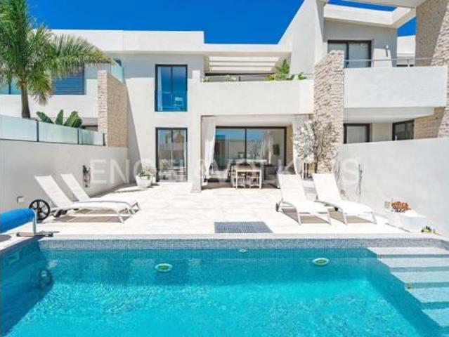 Chalet en venta en La Caleta, Adeje