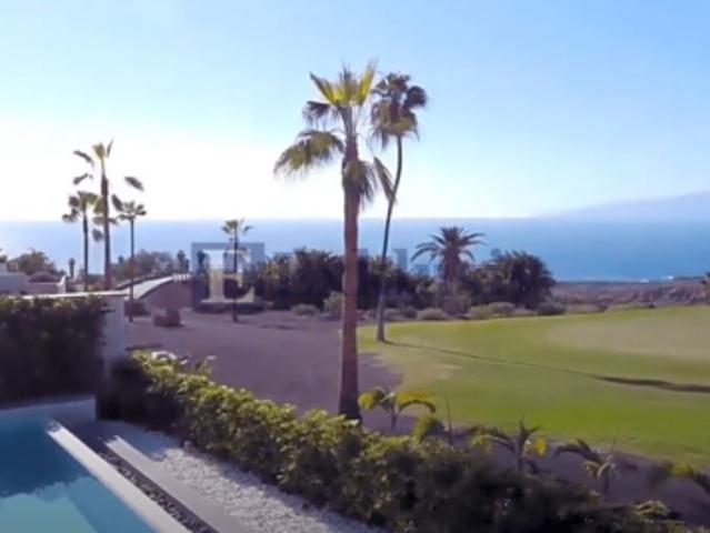 Chalet en venta en La Caleta, Adeje