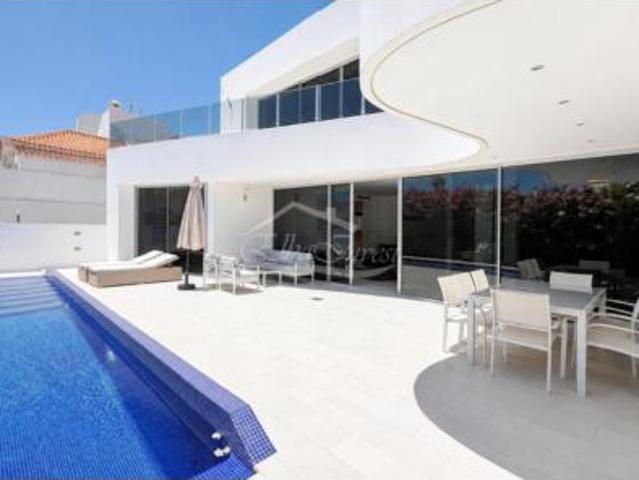 Chalet en venta en La Caleta, Adeje