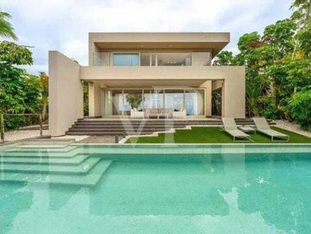 Chalet en venta en La Caleta, Adeje