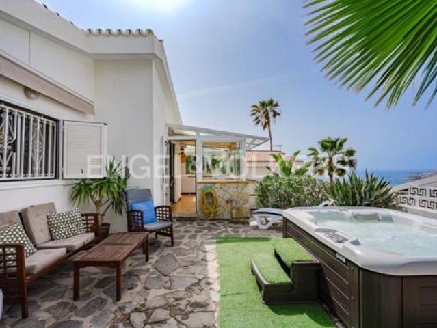 Chalet en venta en San Eugenio Alto, Adeje