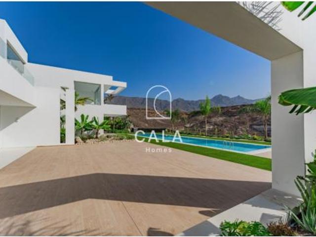 Chalet en venta en La Caleta, Adeje