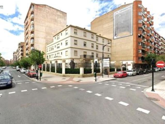 Chalet en venta en Distrito 2, Albacete