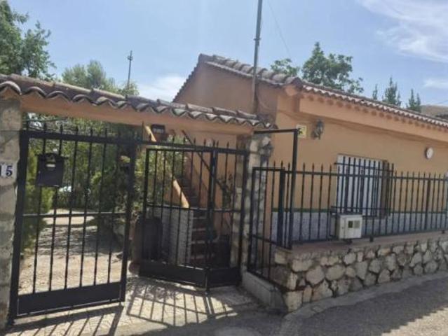 Chalet en venta en Albares, Castilla-La Mancha