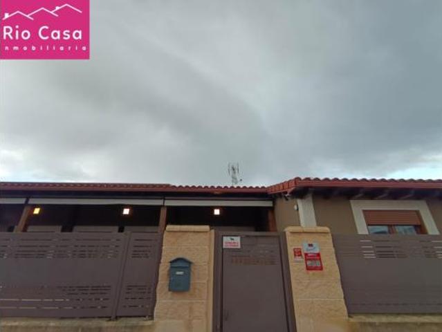 Chalet en venta en Albelda De Iregua, La Rioja