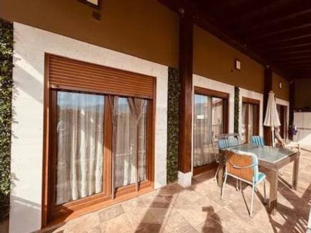 Chalet en venta en Albelda De Iregua, La Rioja