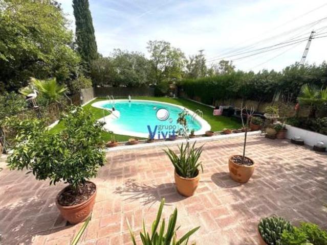 Chalet en venta en Alcalá De Guadaíra, Andalucía