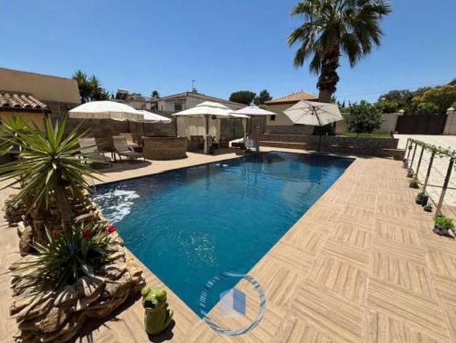 Chalet en venta en El Eucaliptal, Alcalá De Guadaíra