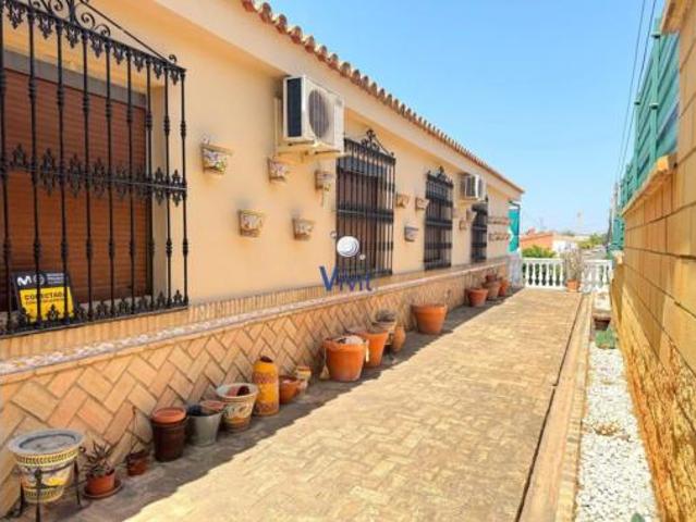 Chalet en venta en Alcalá De Guadaíra, Andalucía