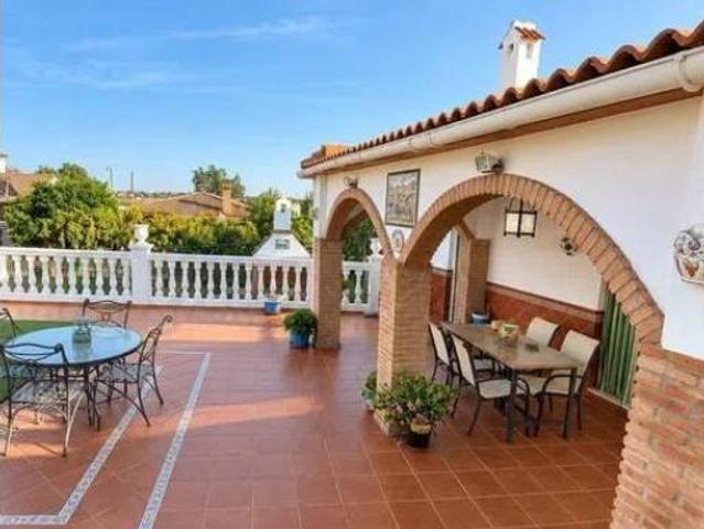 Chalet en venta en Urbanización La Alegría, Alcalá de Guadaíra