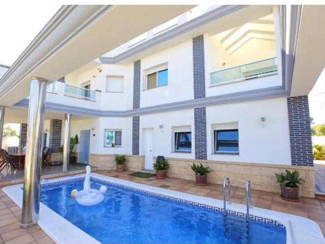 Villa en venta en Alcanar, lo Marjal