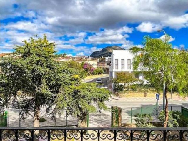 Villa en venta en Alcaudete