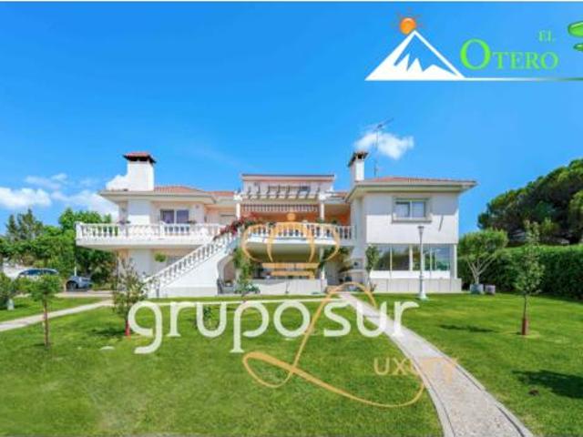 Villa en venta en Aldeamayor De San Martín, Carretera las Maricas