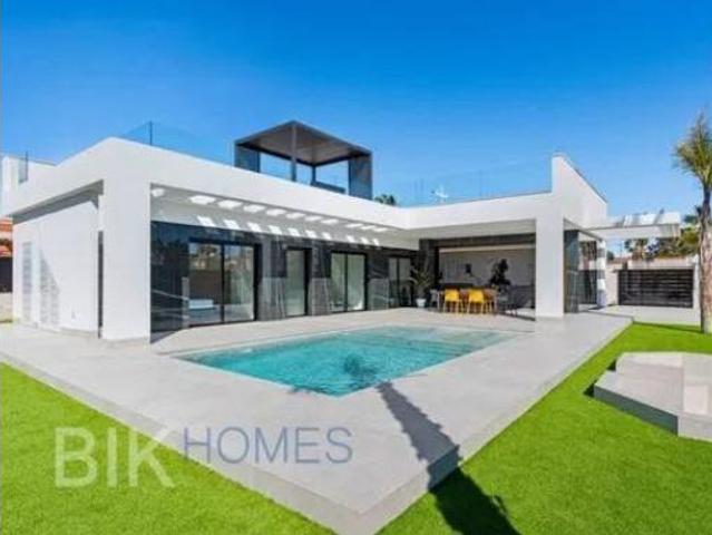 Chalet en venta en Urbanización Montemar, el Baix Segura / La Vega Baja