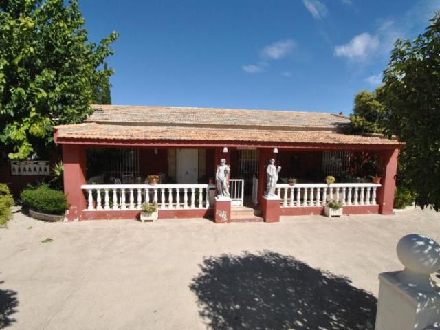 Villa en venta en Castalla