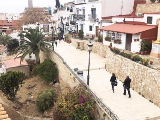 Chalet en venta en Casco Antiguo - Santa Cruz - Ayuntamiento, l'Alacantí