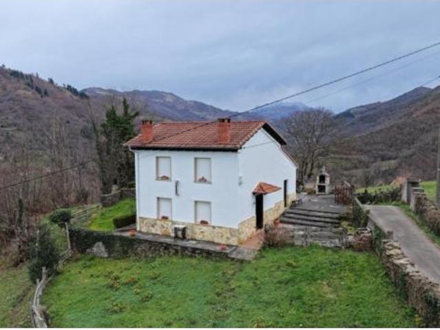 Chalet en venta en Aller, Asturias