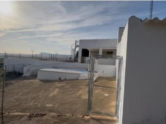 Chalet en venta en Almansa, Castilla-La Mancha