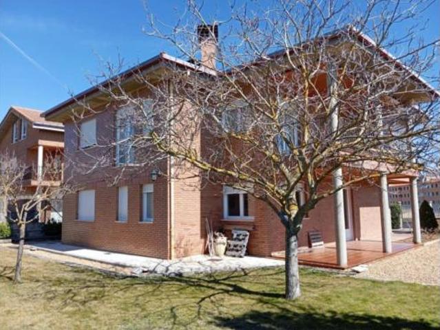 Chalet en venta en Almazán, Castilla y León