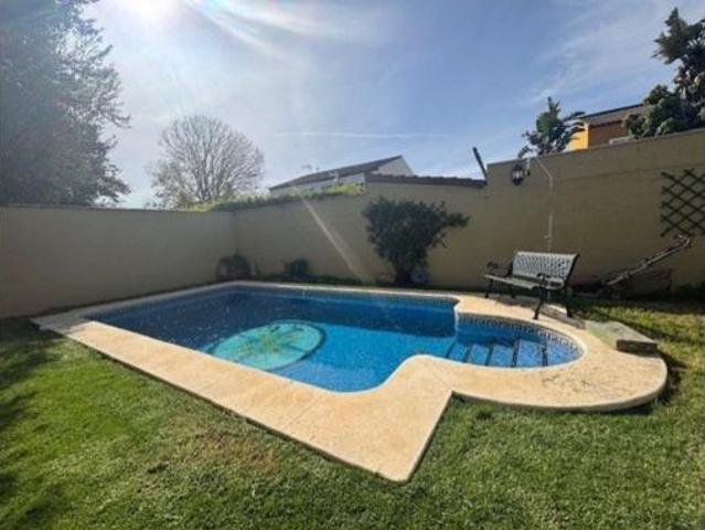 Villa en venta en Almensilla