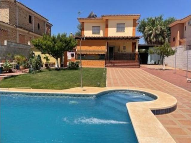 Villa en venta en Almensilla