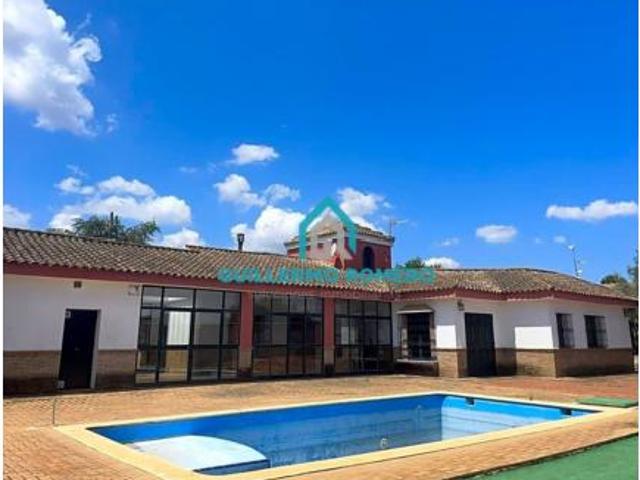 Villa en venta en Almensilla