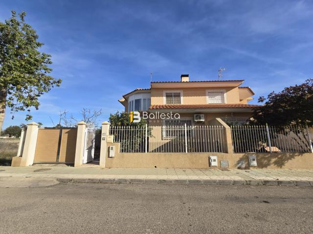 Chalet en venta en La Atalaya, Huércal-overa