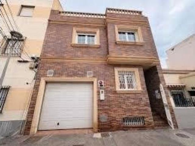 Chalet en venta en El Zapillo, Almería