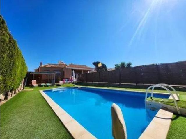 Chalet en venta en Retamar, Almería