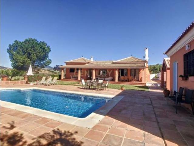 Chalet en venta en Almogía, Málaga