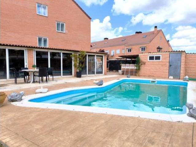 Chalet en venta en Alovera, Castilla-La Mancha