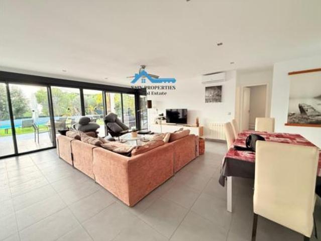 Chalet en venta en la Marina Baixa, Valencia