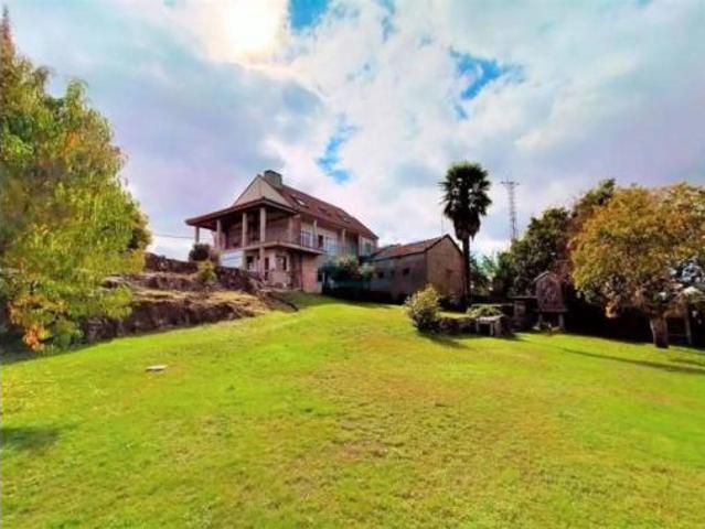 Chalet en venta en Amoeiro, Ourense