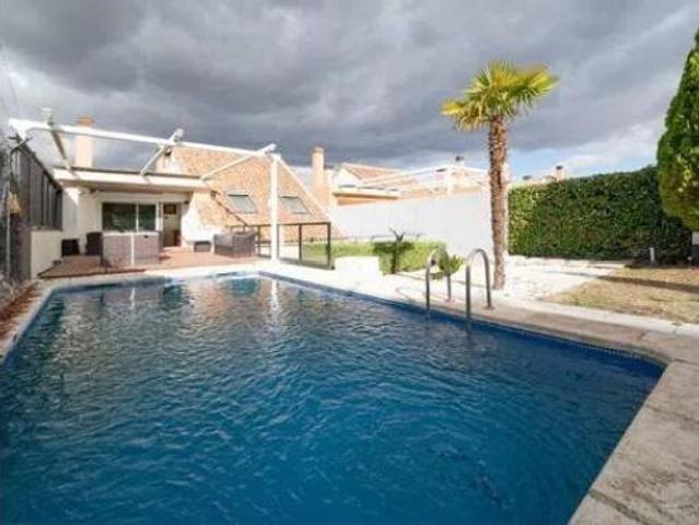 Chalet en venta en Valdelascasas, Aranjuez