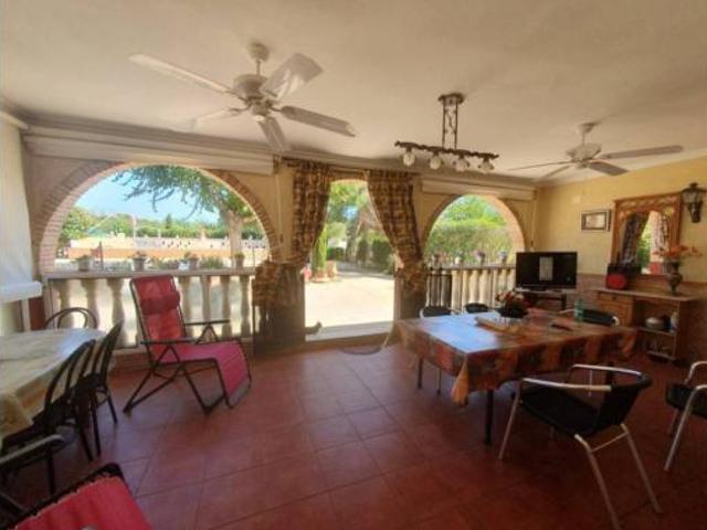 Villa en venta en Argamasilla De Calatrava
