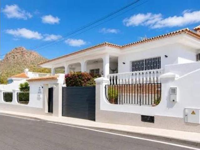 Chalet en venta en Las Rosas del Guanche, Arona
