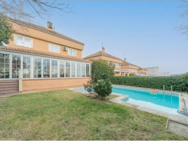Villa en venta en Arroyomolinos, Las Castañeras